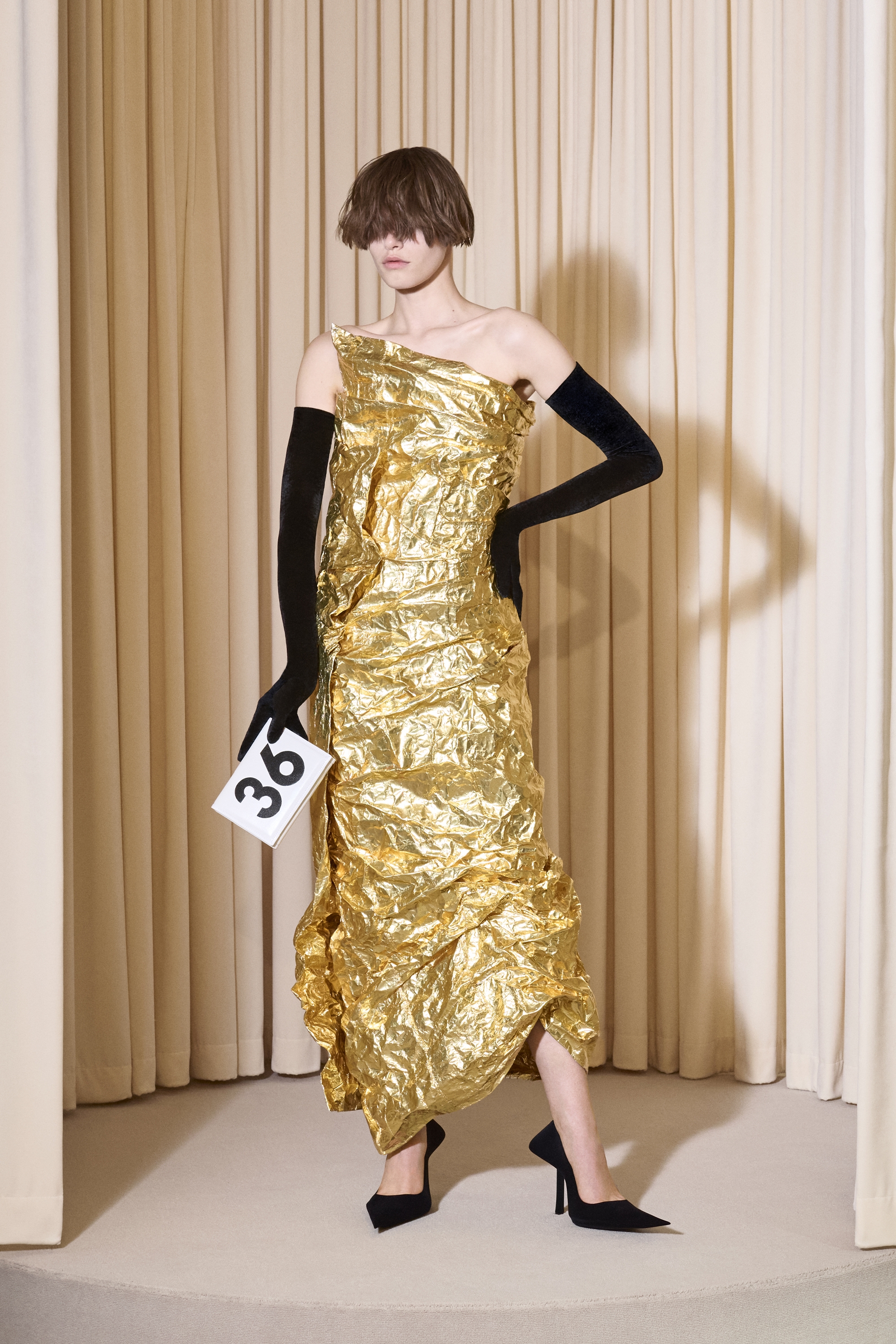 COUTURE 53RD 2X3 2000x3000 0012 Balenciaga Couture24 LOOK 36 FRONT LISE 0297